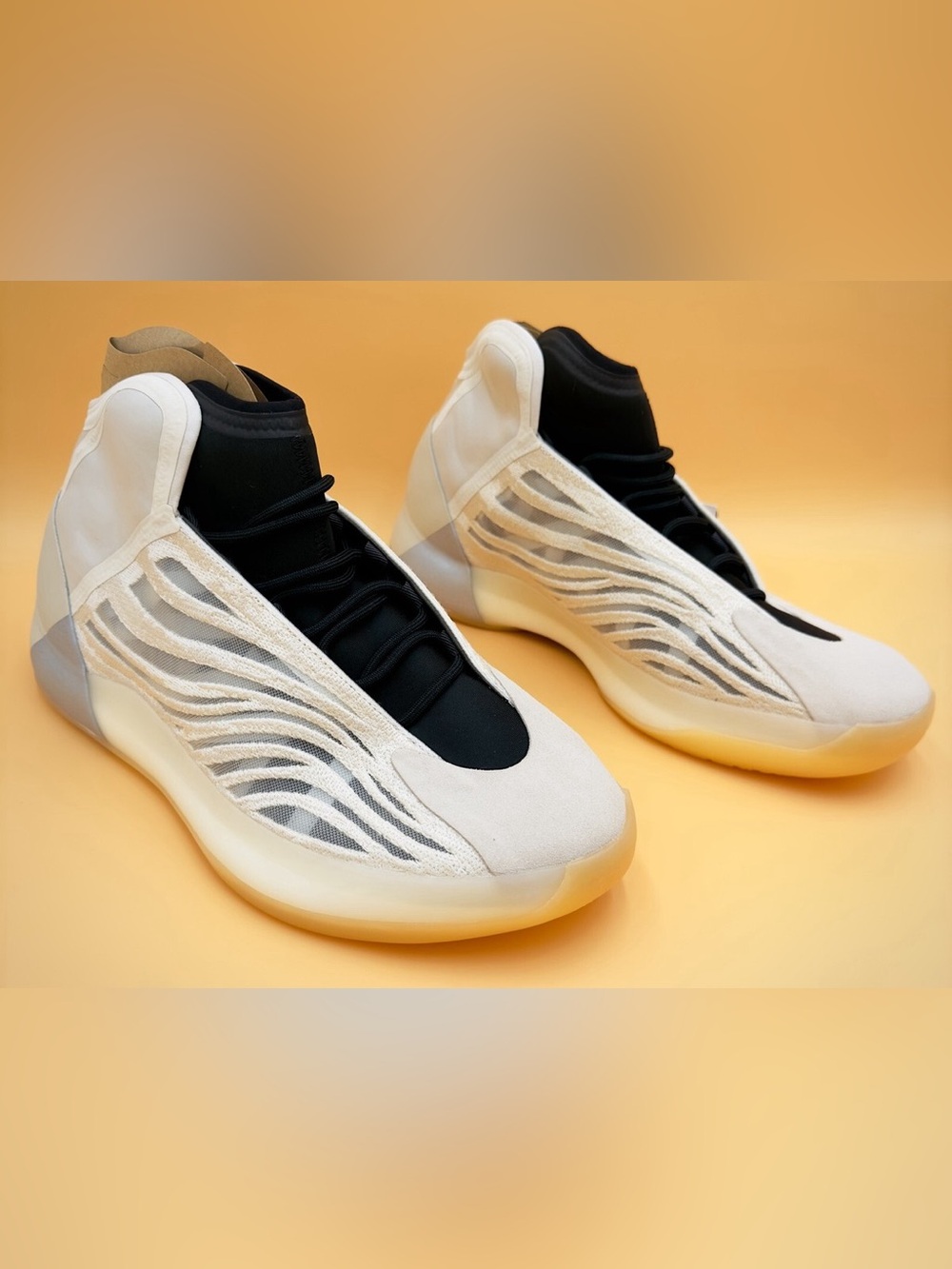 Adidas Yeezy YZY QNTM "Mist Slate" Cream / Gray HQ2085 Men's Size